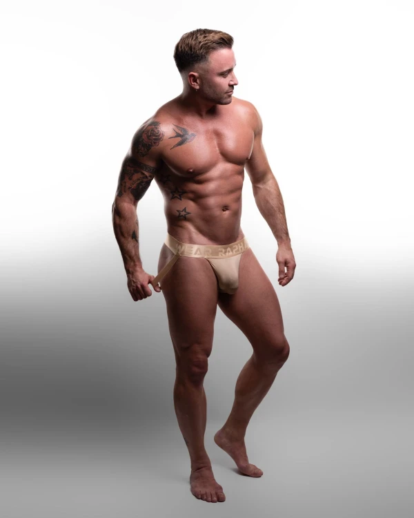 WR21 Beige Niklas Full.jpg